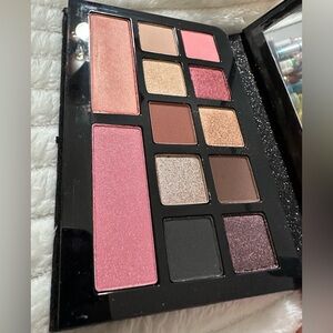 NWOT Lancôme Eyeshadow and Blush Palette- Glam